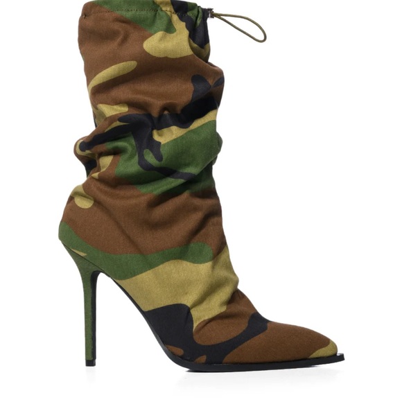 New AZALEA WANG AIRLEA BAGGY DESIGN BOOTIE IN CAMO - Picture 3 of 5